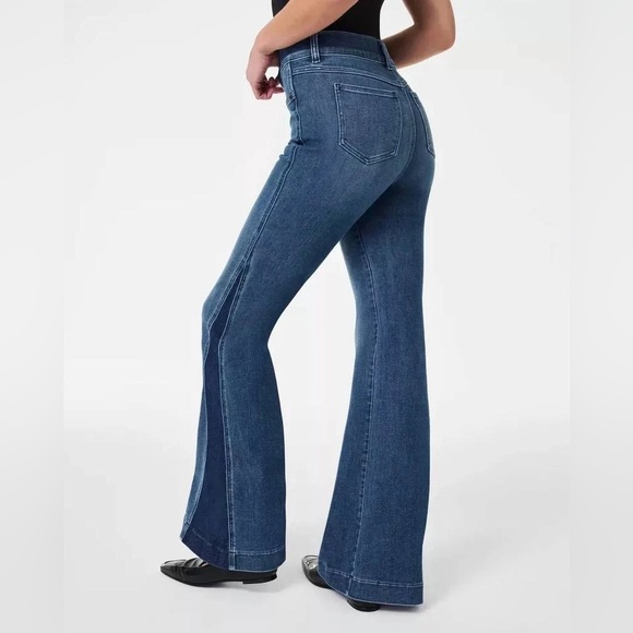 SPANX NWT Women's Mixed Wash Flare Jeans High Rise Size Medium Pull-on $150 MSRP - Picture 3 of 8